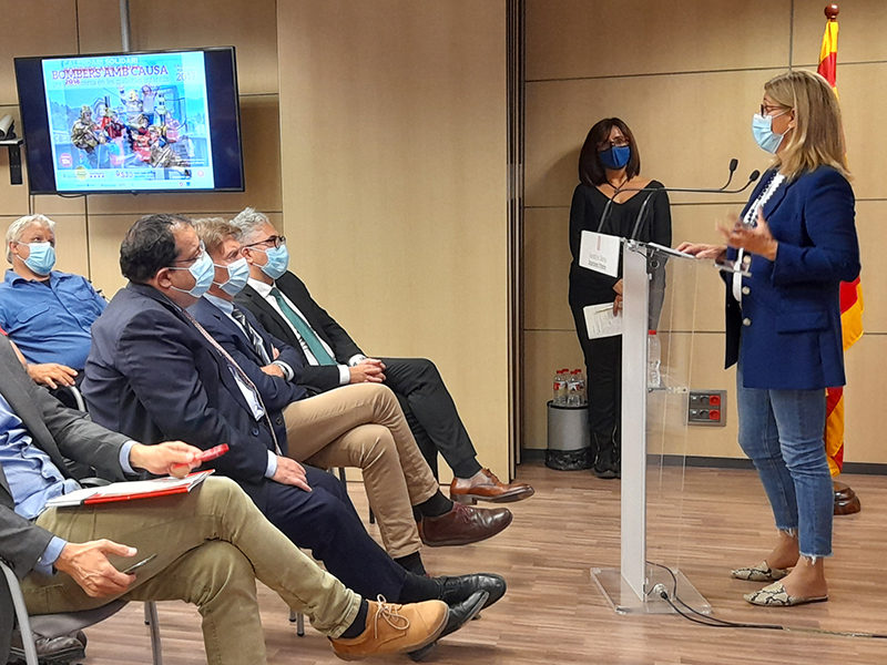 Presentació calendari_Bombers Amb Causa 2022 i lliurament de xecs de l'edició 2021