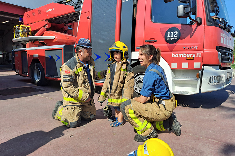 Sessió calendari Bombers amb Causa 2023 a Lleida