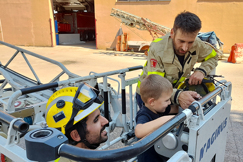 Sessió calendari Bombers amb Causa 2023 a Manresa