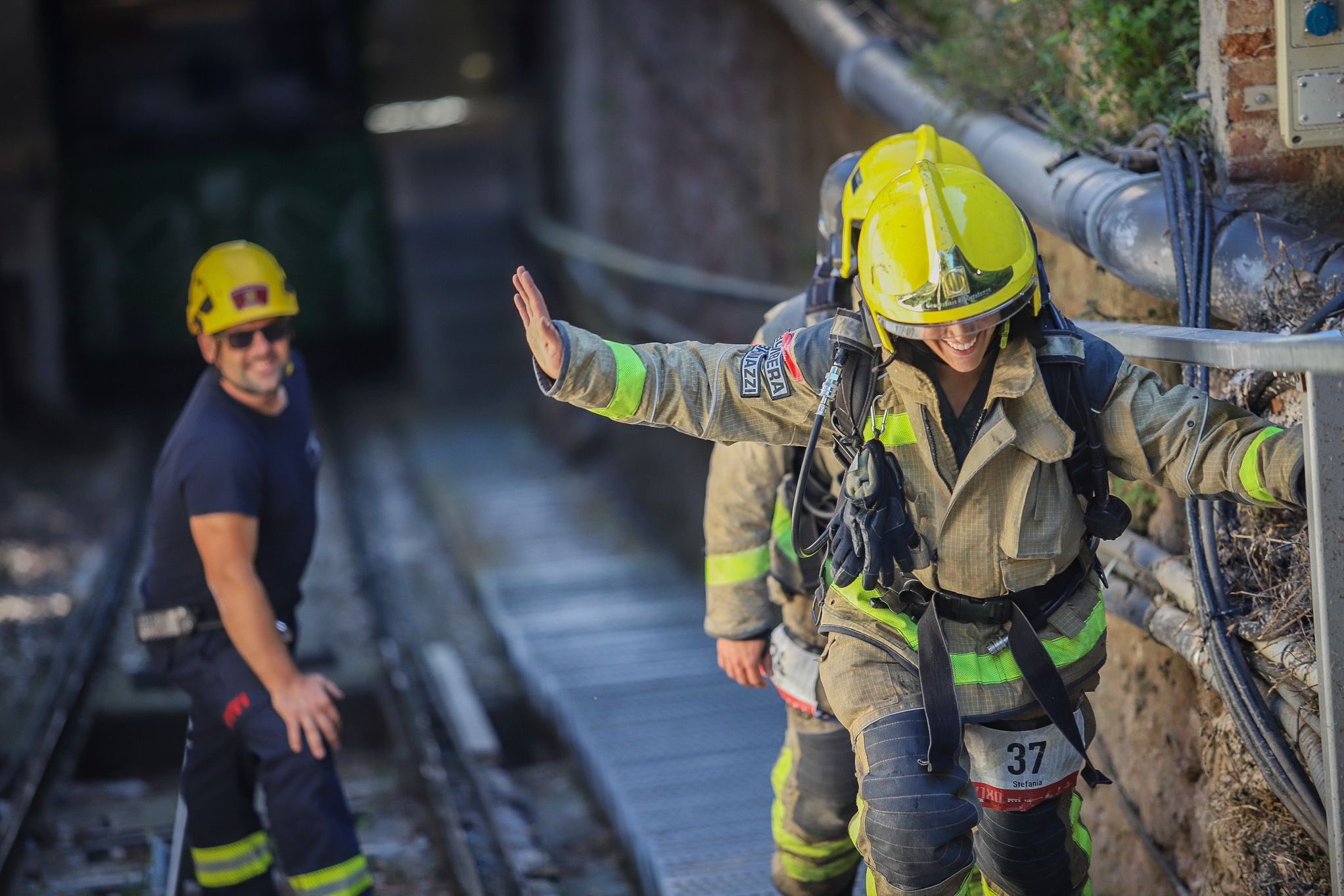 Vertical Montserrat 2022 - bombers