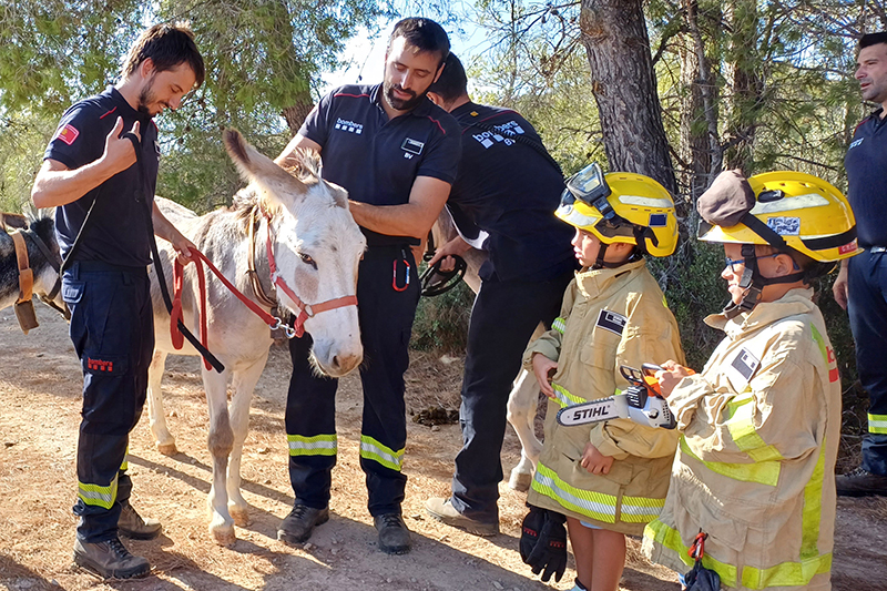 Calendari_Bombers_Amb_Causa_2024_Tivissa_1 Calendari Bombers amb Causa 2024 a Tivissa (Terres de l'Ebre)