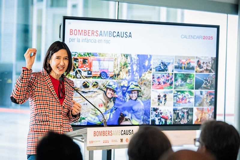 La consellera d'Interior, Núria Parlon, a la presentació calendari solidari Bombers amb Causa 2025