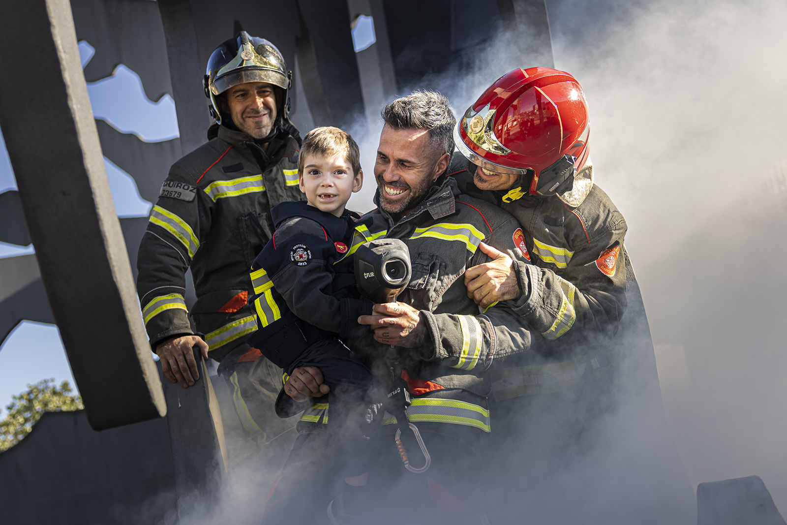 Foto portada calendari solidari Bombers Amb Causa 2027 (c) Montse Giralt